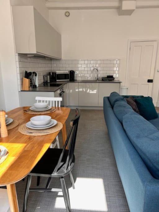Modern Apartment Within Historic Chester City Walls Eksteriør bilde